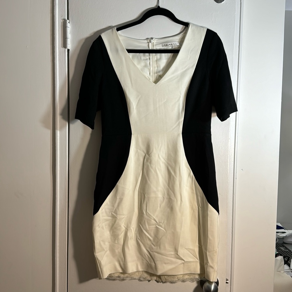 Trina Turk - Black & Whjte Short Sleeve Dress. Size 12.